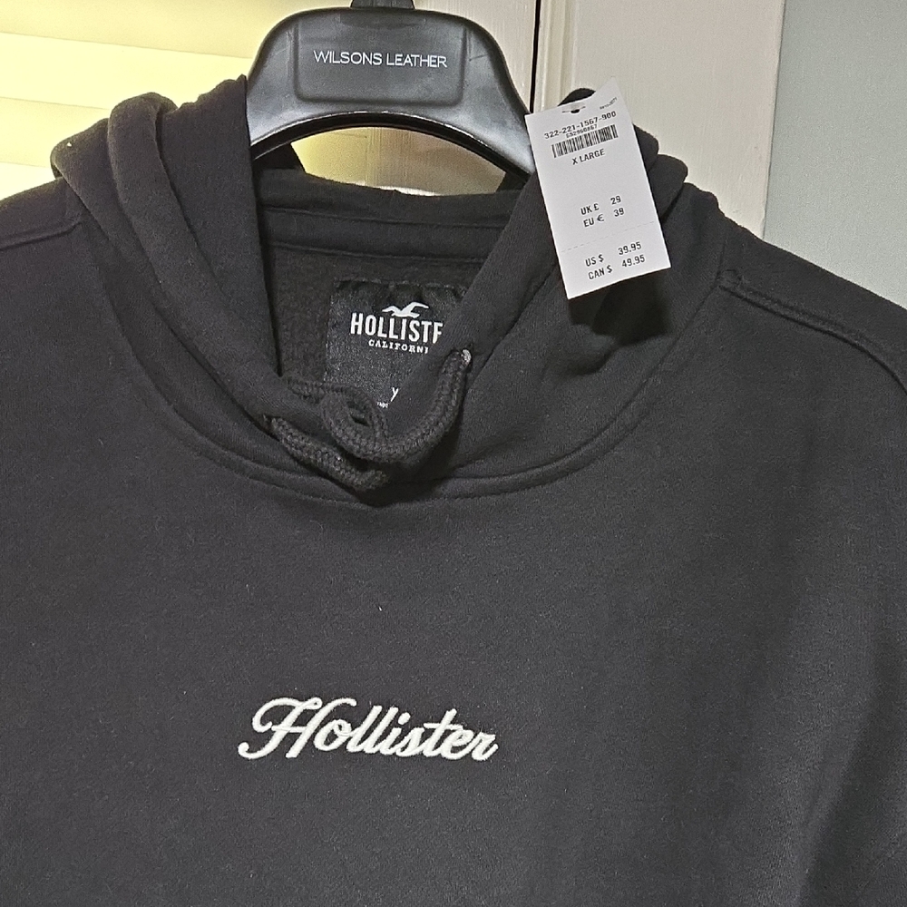 Hollister Classic Black Sweatshirt